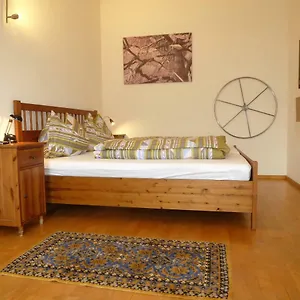 charming-central-spacious-apartment.soldenhotels.net/